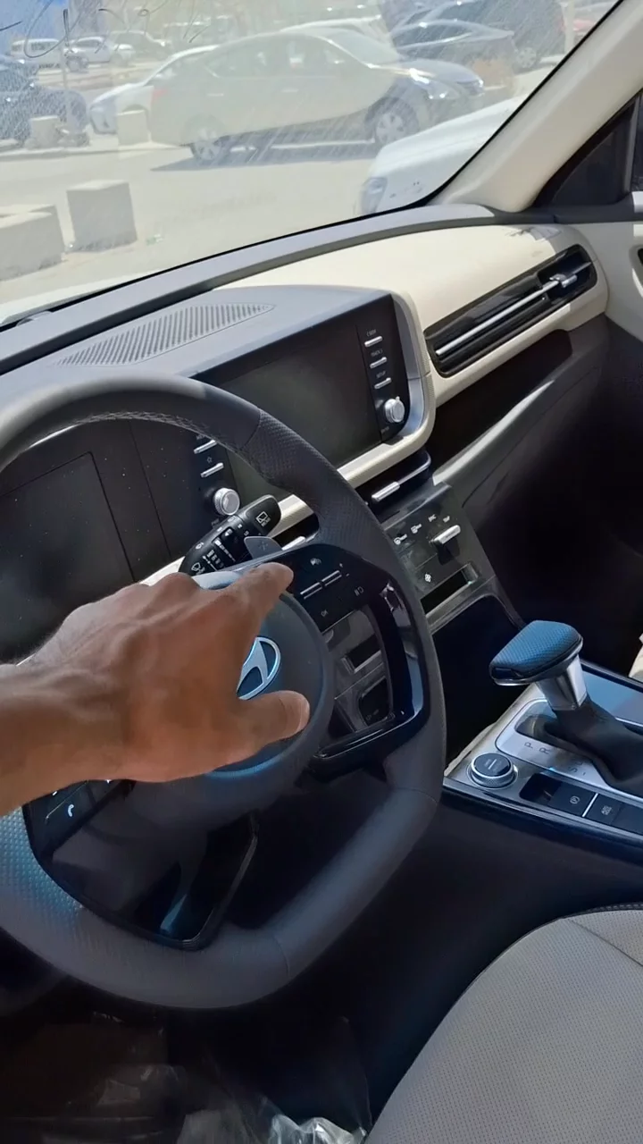 Car video thumbnail 1 of 9