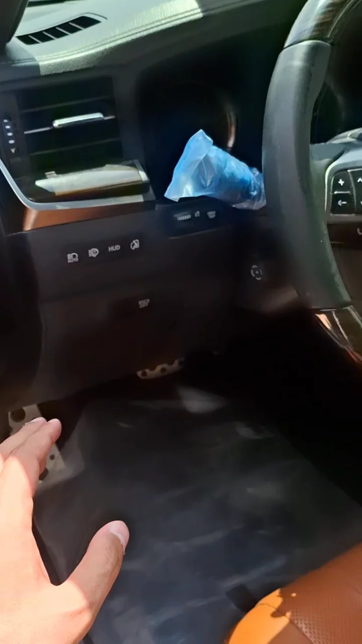 Car video thumbnail 1 of 8