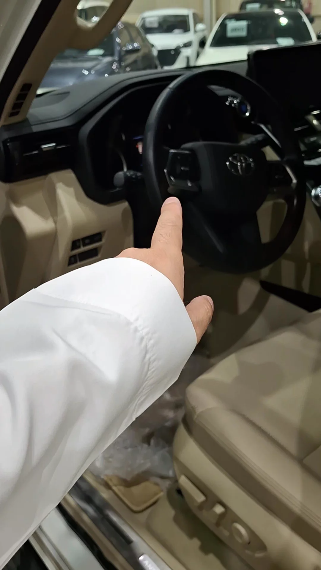 Car video thumbnail 1 of 10