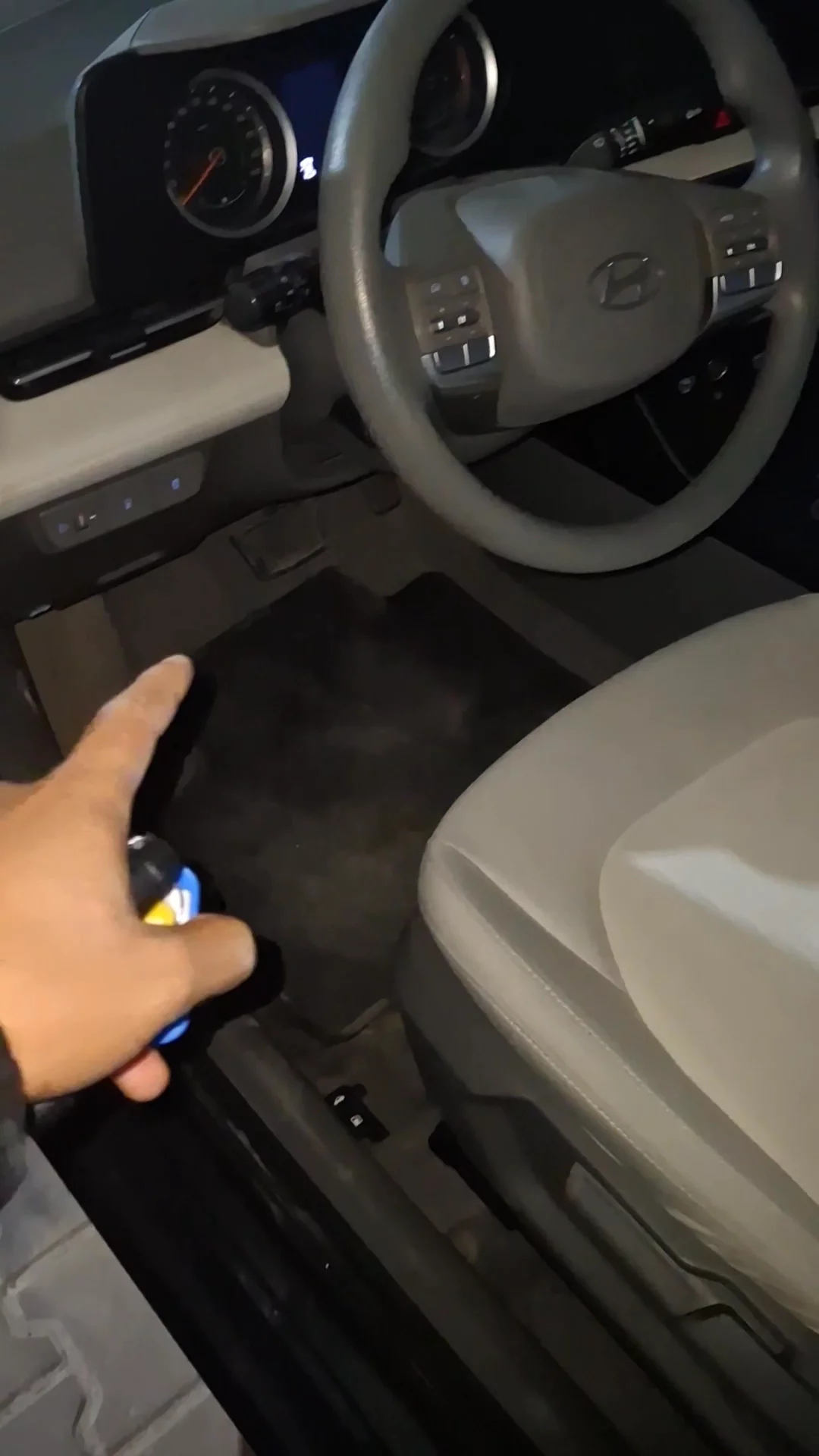 Car video thumbnail 1 of 8