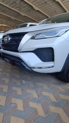 شاهد الفيديو